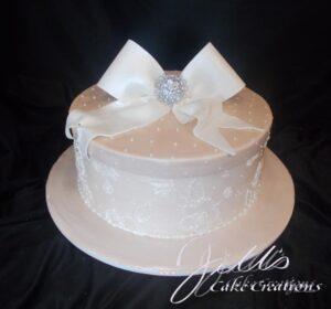 Bridal shower cake with bow